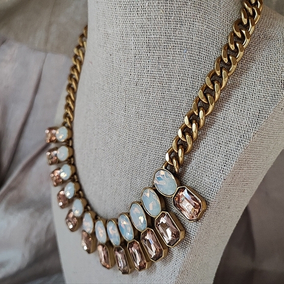 J Crew Opaline and Peach Faceted Glass Stone Statement Necklace Brass Tone - Picture 2 of 7